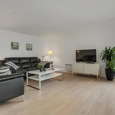 3 Bedroom Lovely In Sydals * Skovby (Syddanmark)